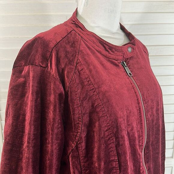 Torrid Jacket Size 4 4X Moto Burgundy Velvet Jacket NWOT - Picture 7 of 16